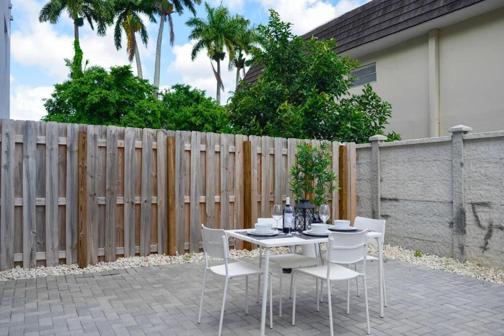 Awesome 3Br Townhouse 15Minutes From The Beach Miami Buitenkant foto